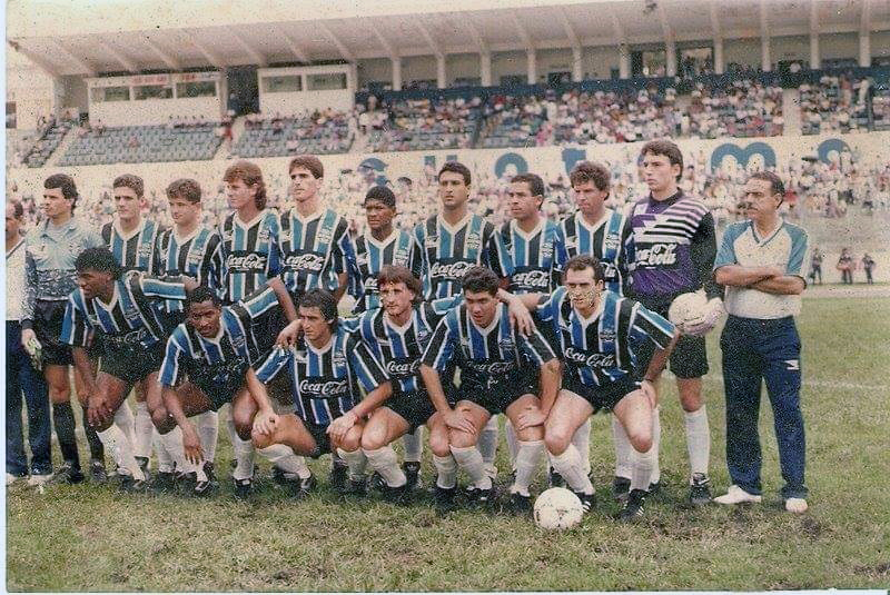 Arquivo:1992.06.28 - Seleção Guatemalteca 1 x 1 Grêmio - foto.jpg