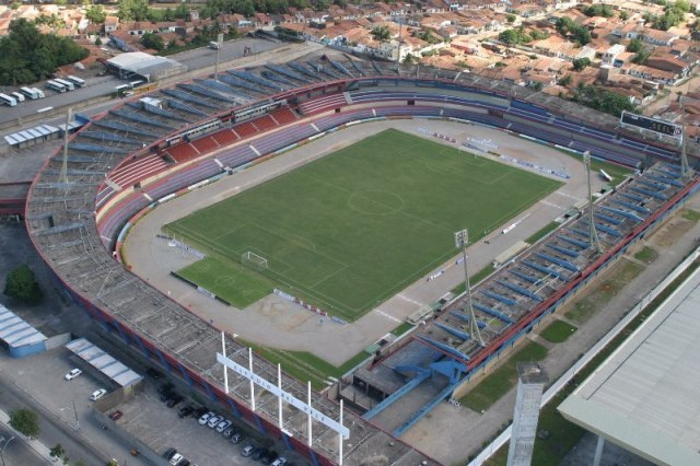 Arquivo:Estádio Rei Pelé.jpg