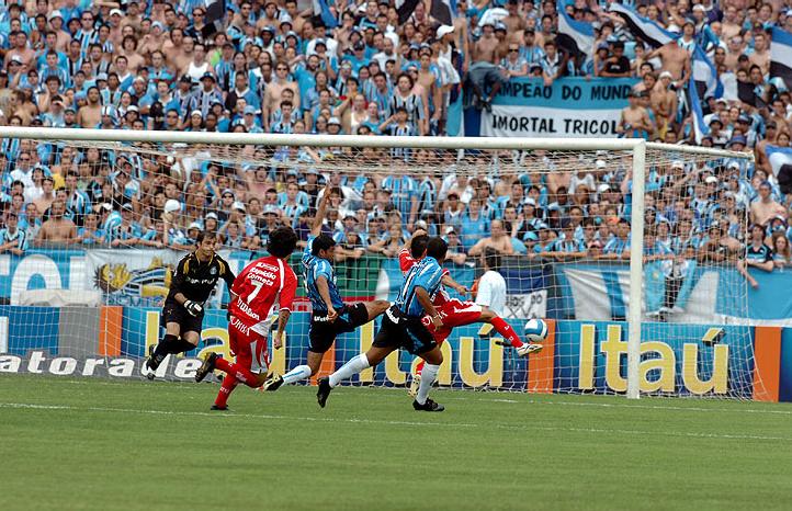 Arquivo:2007.10.28 - Grêmio 4 x 3 Náutico.1.jpg