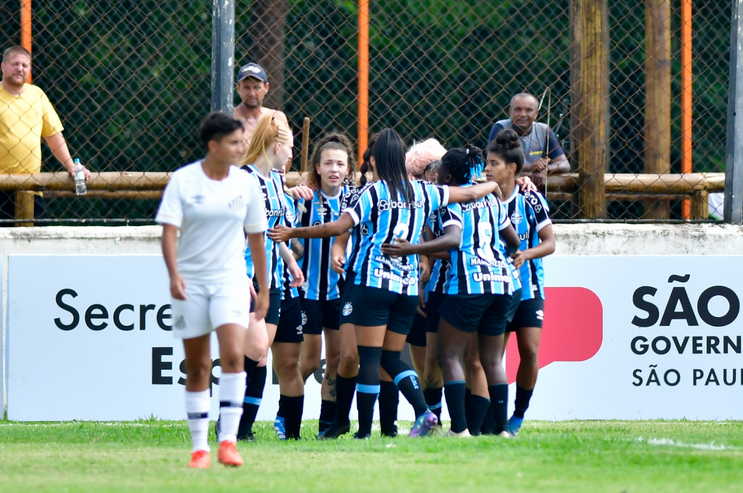 Arquivo:2023.10.27 - Grêmio 2 x 0 Santos (Sub-20 feminino).foto1.png