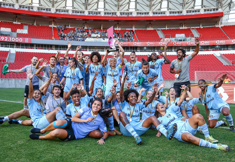 Arquivo:2018.12.09 - Internacional (feminino) 1 x 1 Grêmio (feminino).4.png
