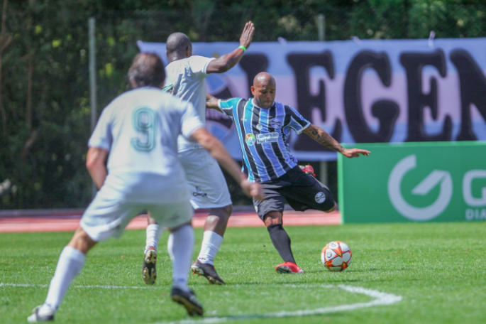 Arquivo:2021.09.25 - Grêmio 1 x 1 Coritiba (Legends).foto3.png
