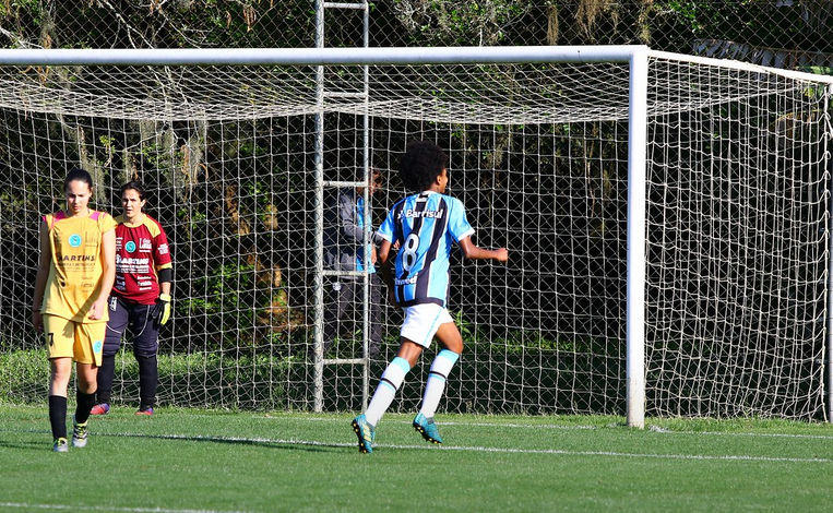Arquivo:2017.09.24 - Grêmio (feminino) 15 x 0 João Emílio (feminino).2.png