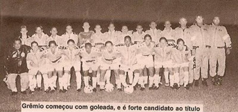 Arquivo:Gremio Feminino - Elenco 2002.jpg