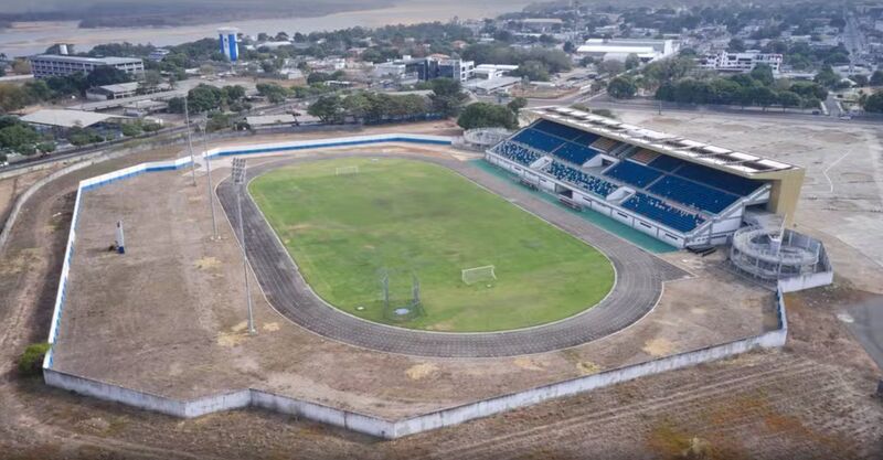 Arquivo:Estádio Flamarion Vasconcelos.jpg