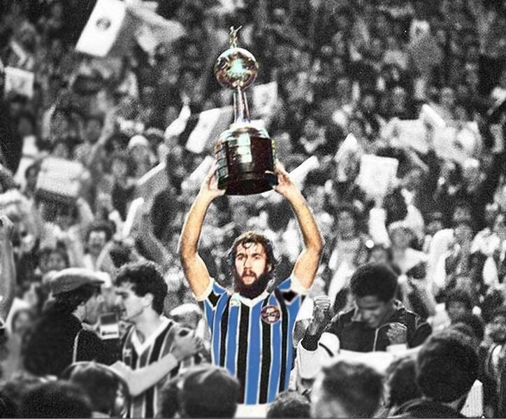 Arquivo:De Leon Libertadores 1983.jpg