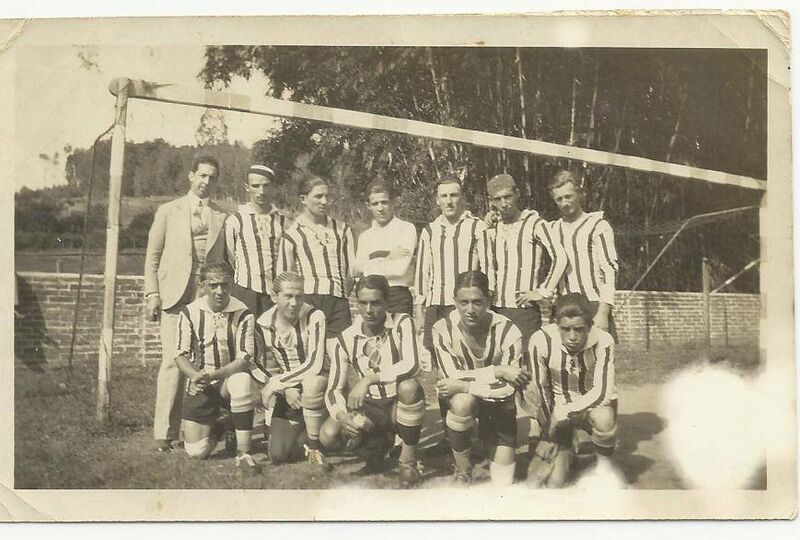 Arquivo:Equipe Grêmio 1930.jpg